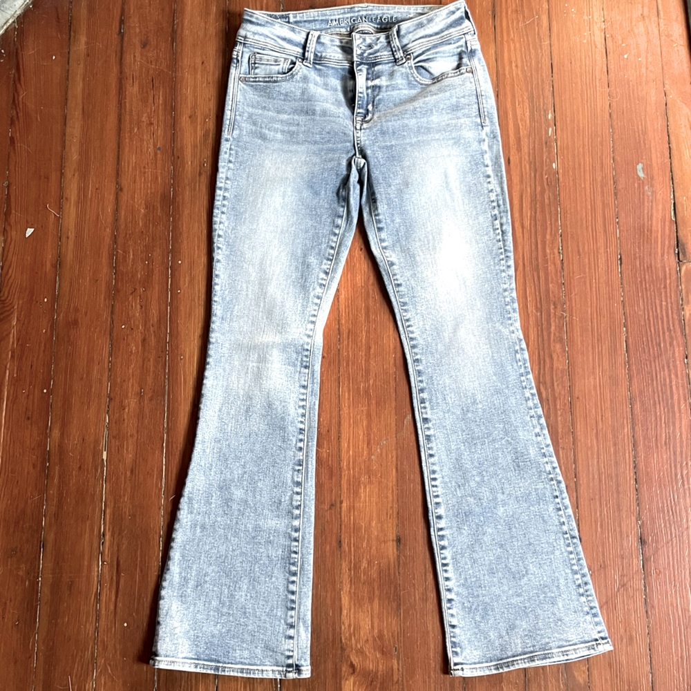 Light acid wash bootcut jeans